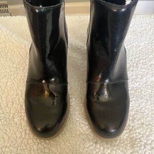 Sorel Black Patent Waterproof Boots Kids Size 5 or Women’s Size 7